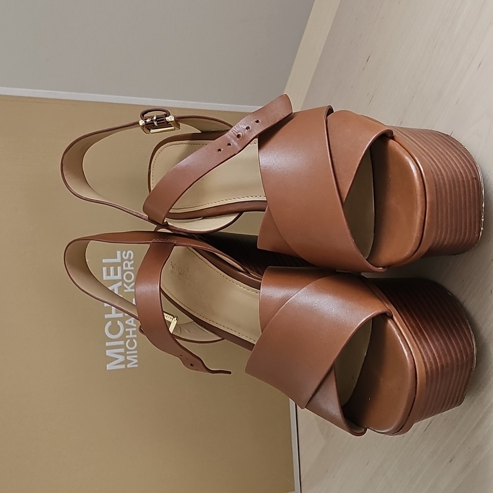 Michael Kors Divia Wedge Leather Platforms - Picture 5 of 9
